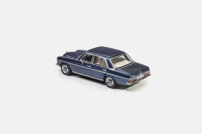 Maxwell Model 1:64-Mercedes-Benz 200 W114-Blue MW640032