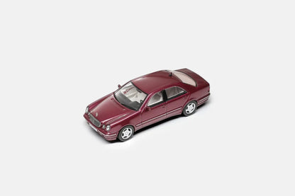 Maxwell Model 1:64-Mercedes-Benz E320 w210 Red  MW640034