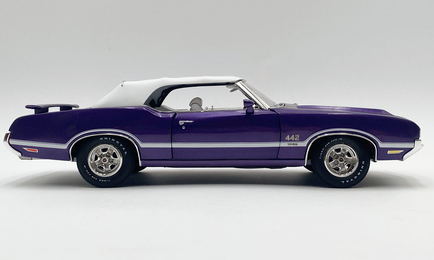 (PRE-ORDER WINTER 2025) ACME 1:18 1970 Oldsmobile 442 W30 Convertible