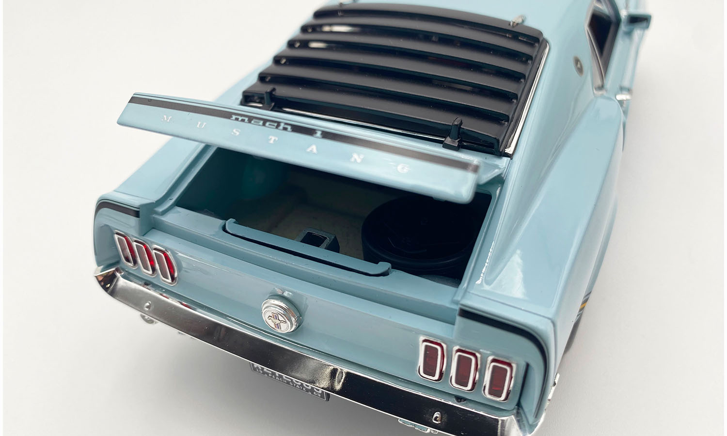 1969 Ford Mustang 428 Cobra Jet Mach 1 (Aztec Aqua)