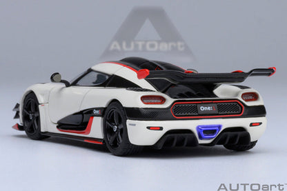 Koenigsegg One: 1 (Pebble White/Carbon) - Autoart 1/64