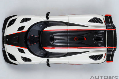 Koenigsegg One: 1 (Pebble White/Carbon) - Autoart 1/64