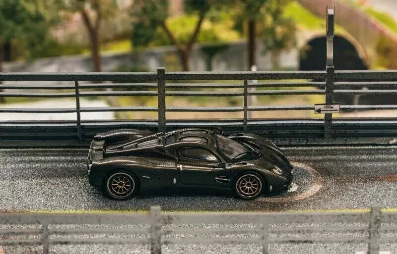 Pagani Utopia – Black Carbon Fiber Edition