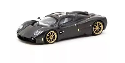 Pagani Utopia – Black Carbon Fiber Edition