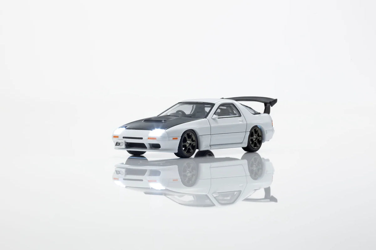 (PRE-ORDER 2027) Kyosho 1:64 Initial D Mazda Savanna RX-7 (FC3S) – Compatible MOTN – Édition limitée – 07133LC