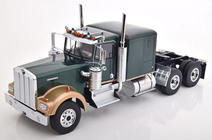 Kenworth W900 (darkgreen-metallic/gold metallic)1:18 *Voir Note-*See Note