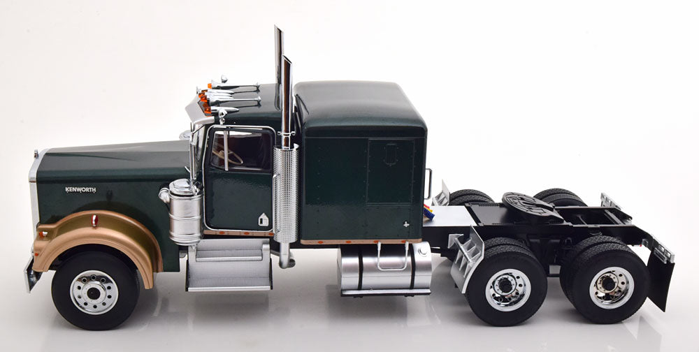 Kenworth W900 (darkgreen-metallic/gold metallic)1:18 *Voir Note-*See Note