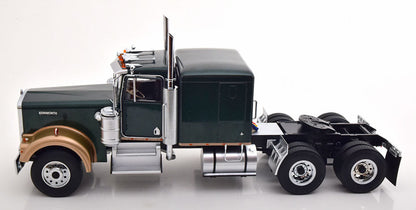 Kenworth W900 (darkgreen-metallic/gold metallic)1:18 *Voir Note-*See Note