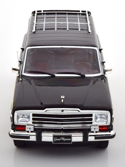 1989 Jeep Grand Wagoneer, black metallic / wood look