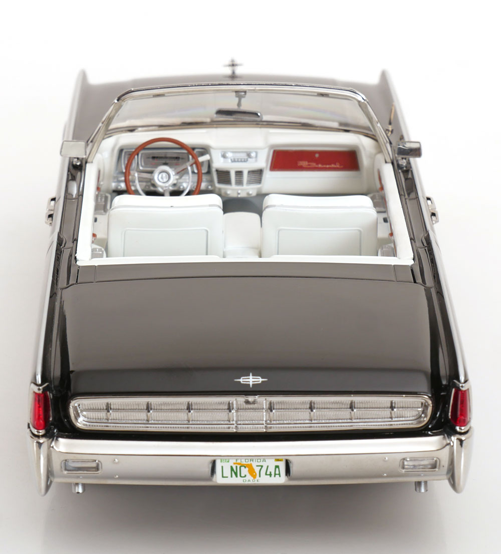 KK-Scale 1:18 Lincoln Continental décapotable 1963 noire – Film Bad Boys avec figurines Mike et Marcus – KKDC181521 + KKFIG052