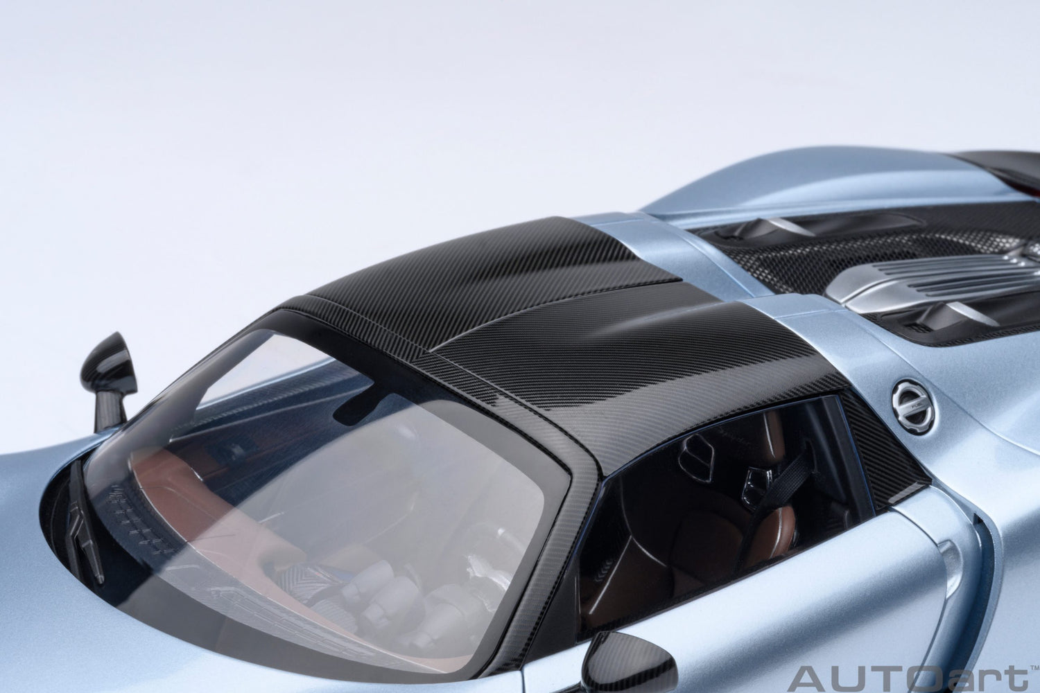 Porsche 918 Spyder Weissach Package (Liquid Metal Chrome Blue)