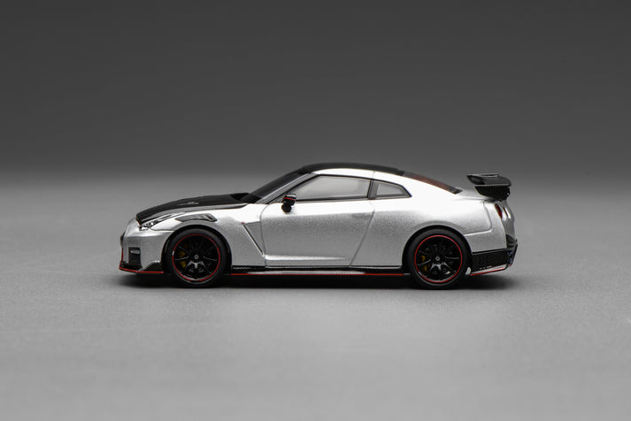 Motorhelix 1:64 Nissan GT-R NISMO (R35) Special Edition 2022 – NISMO Ultimate Metal Silver – M63523