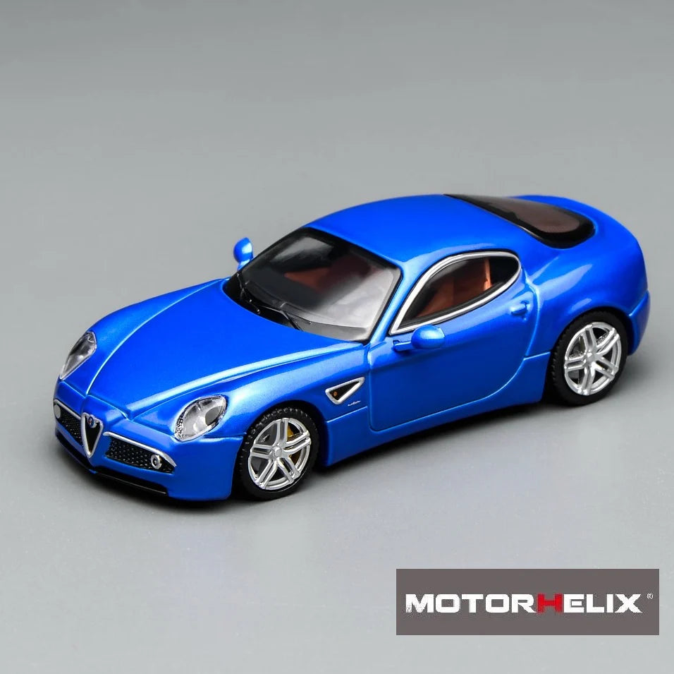 Motorhelix 1:64 Alfa Romeo 8C Competizione 2008 Blu Magnetico Met (M69055)