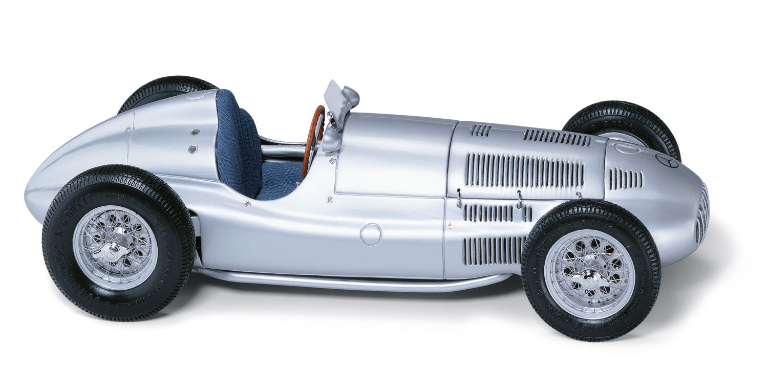 Mercedes-Benz W165, 1939 by CMC (Échelle-Scale 1:18)