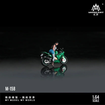 MoreArt 1/64 - Suzuki Green Magic Motorcycle Girl - MO222158