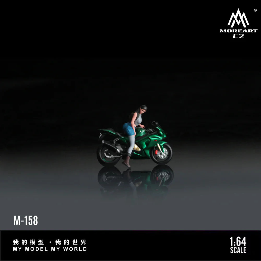 MoreArt 1/64 - Suzuki Green Magic Motorcycle Girl - MO222158