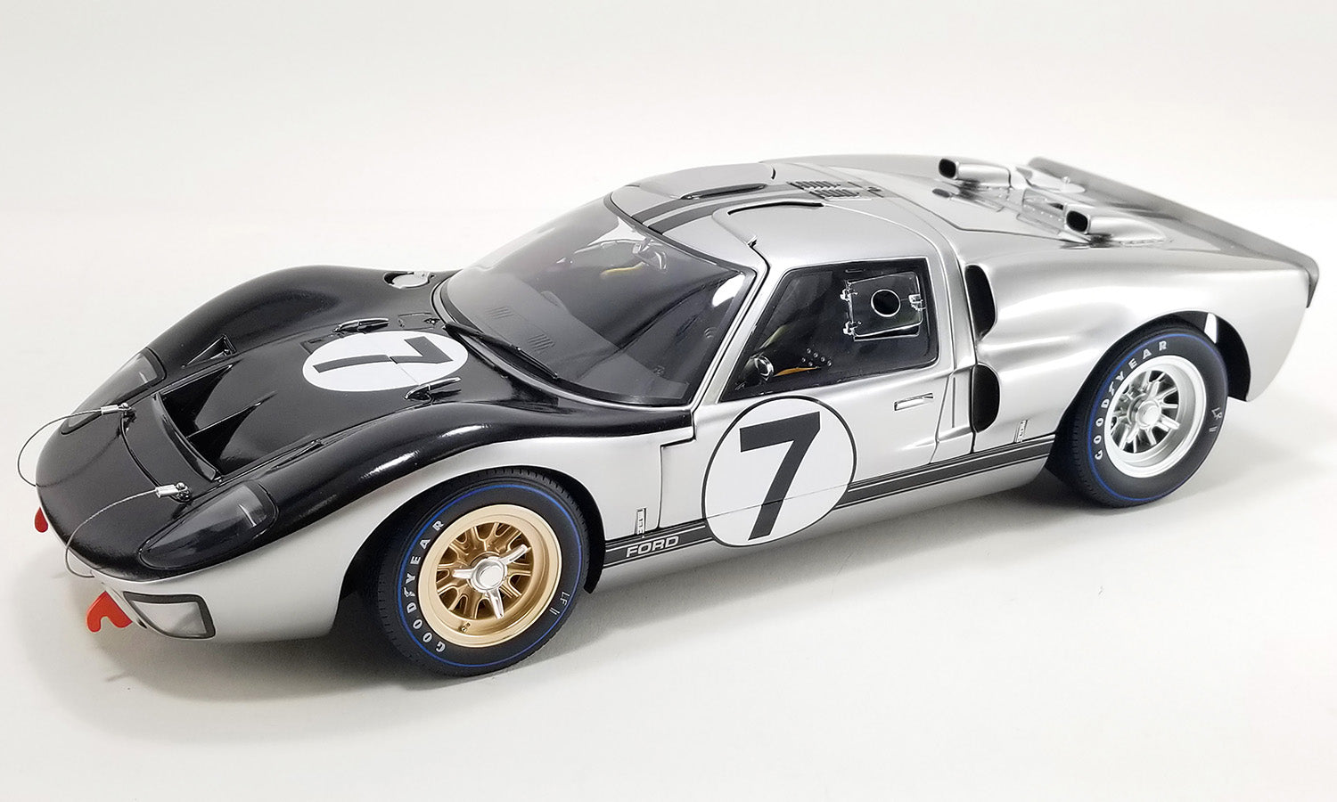 PRE-ORDER 2025) #7 Ford GT40 MKII-B Le Mans 1966 (1/12 Scale