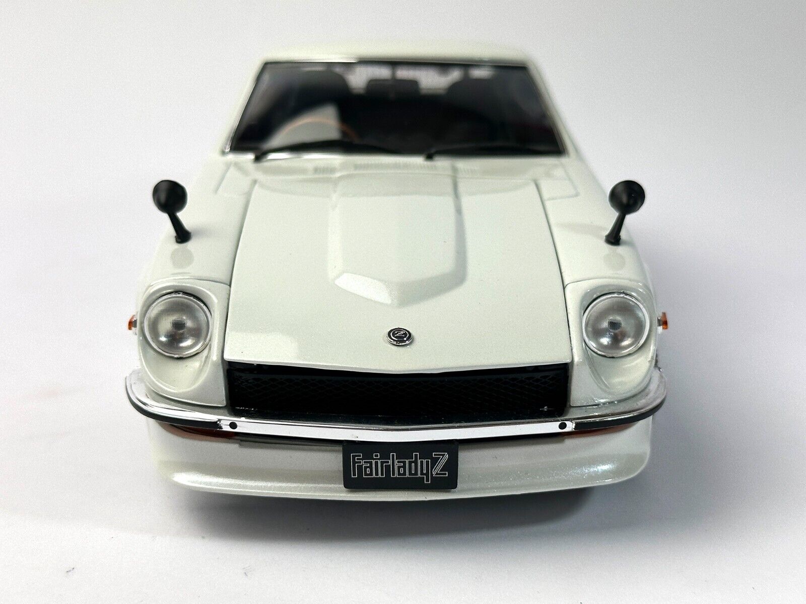 NISSAN Fairlady Z-L 1970 S30 (White Pearl)