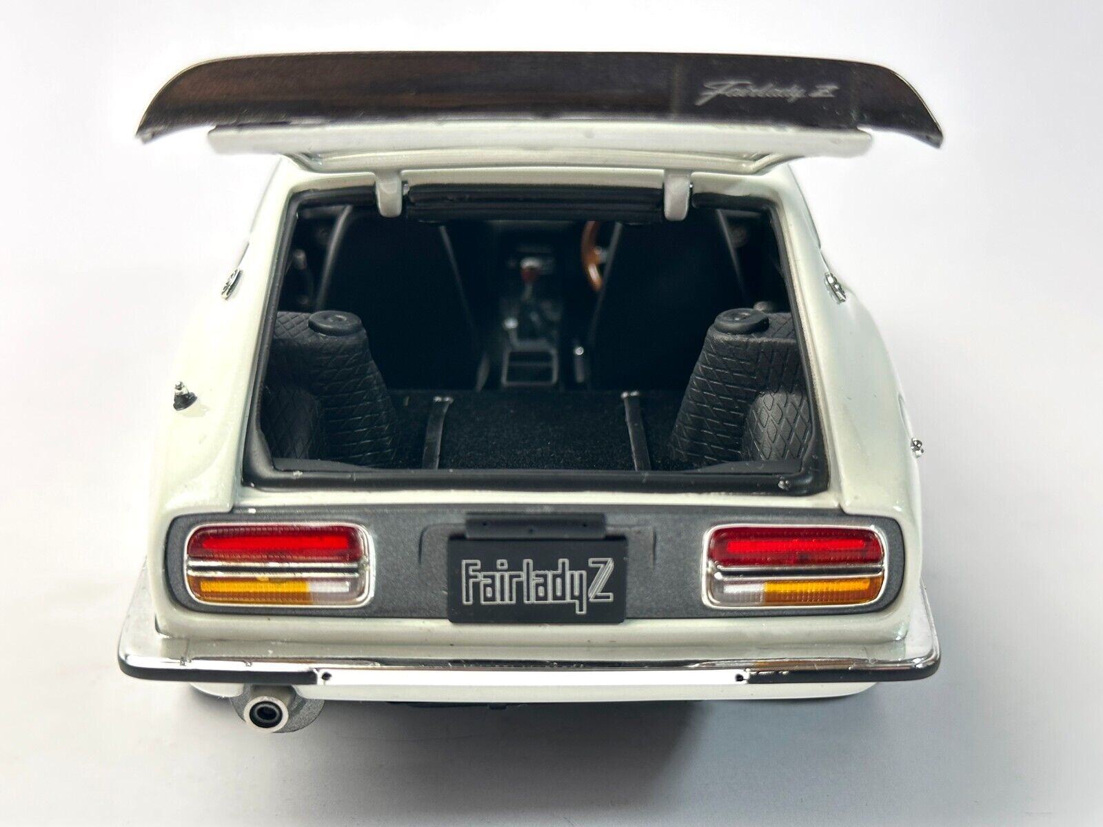 NISSAN Fairlady Z-L 1970 S30 (White Pearl)