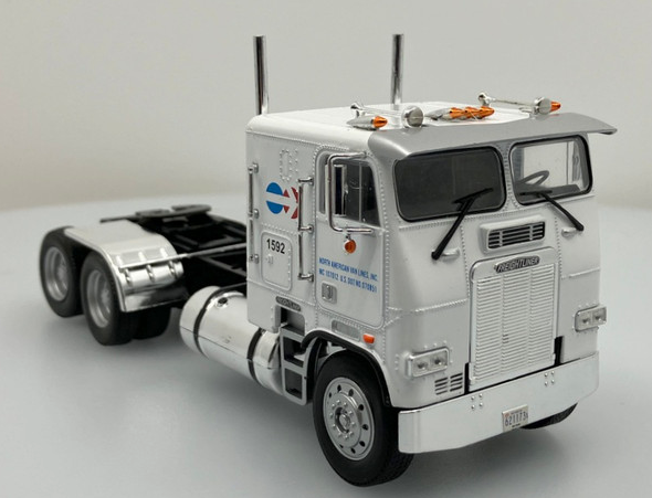Freightliner FLD COE w/ Moving Trailer: North American Van Lines (1:43)
