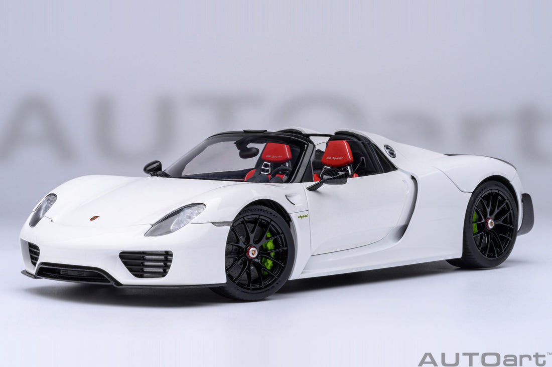 Porsche 918 Spyder Weissach Package (White with Red interior)