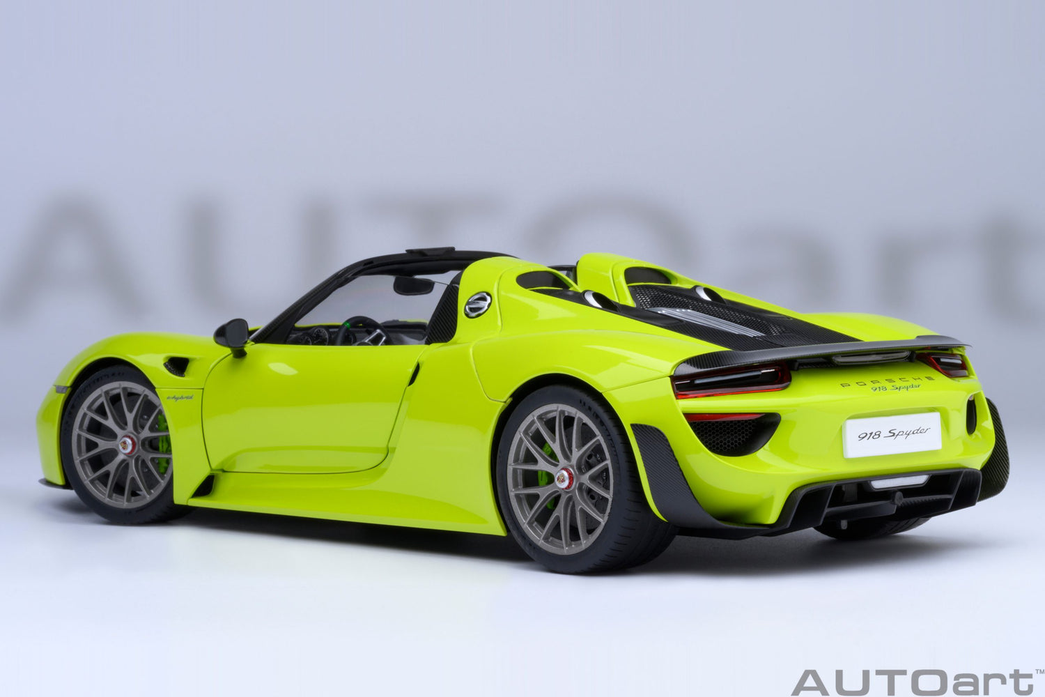 Porsche 918 Spyder Weissach Package (Acid Green)