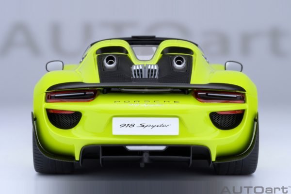 Porsche 918 Spyder Weissach Package (Acid Green)