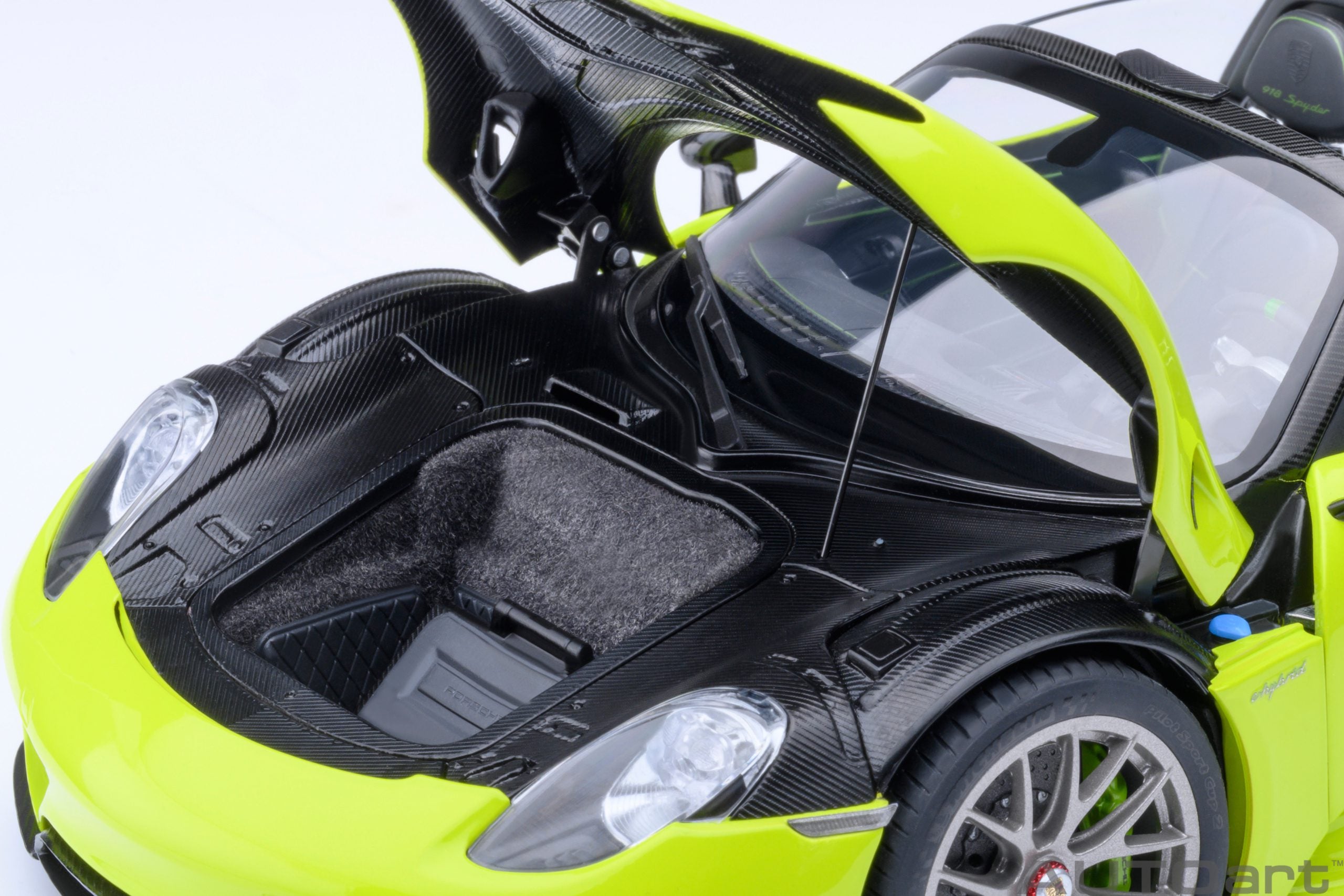 Porsche 918 Spyder Weissach Package (Acid Green)