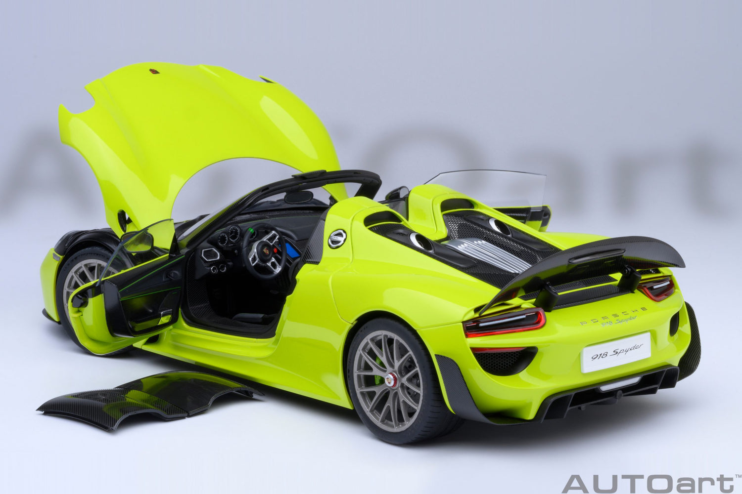 Porsche 918 Spyder Weissach Package (Acid Green)