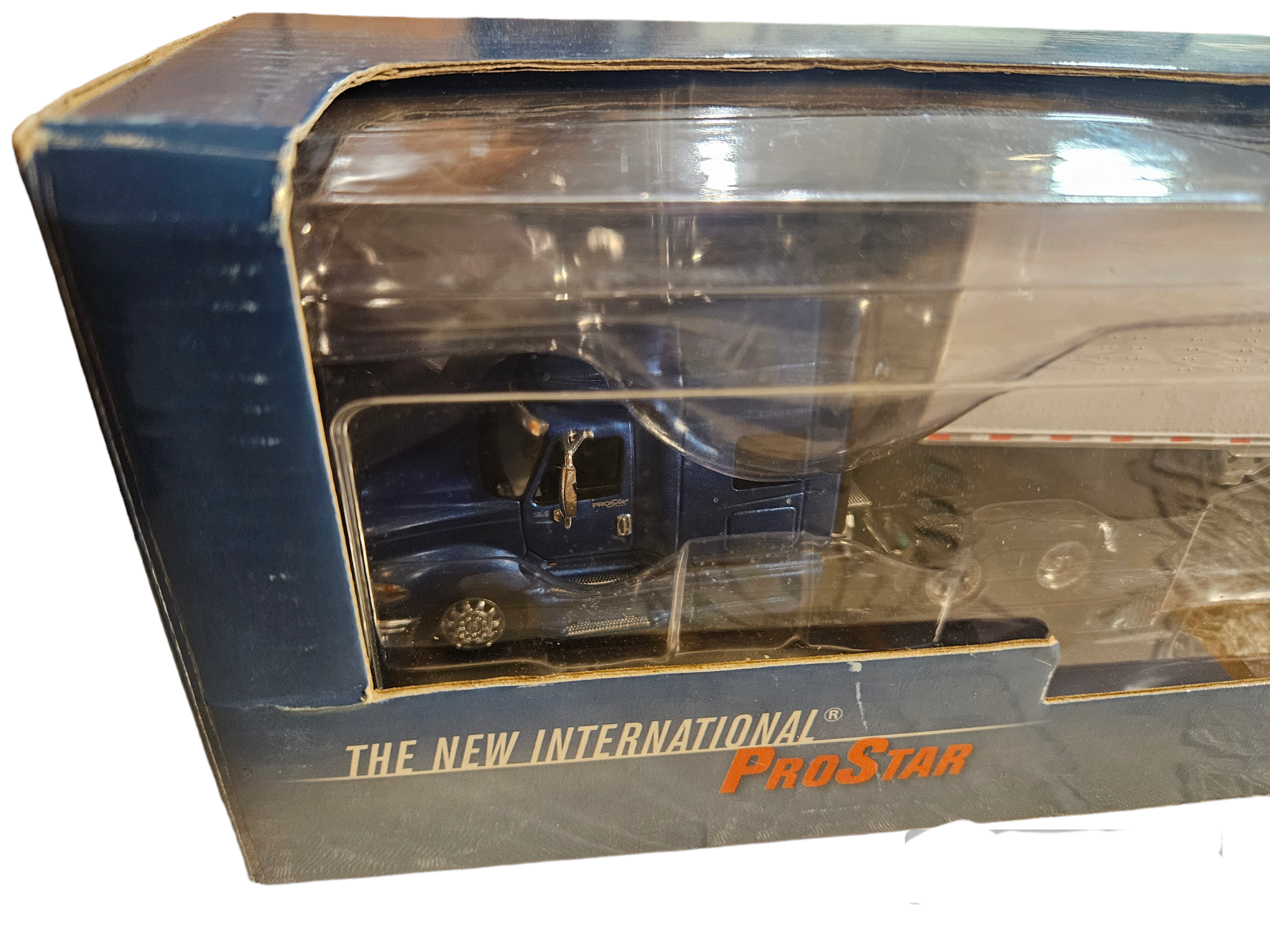 ProStar INTERNATIONAL TRACTOR (Blue w/White DryBox) 1/64