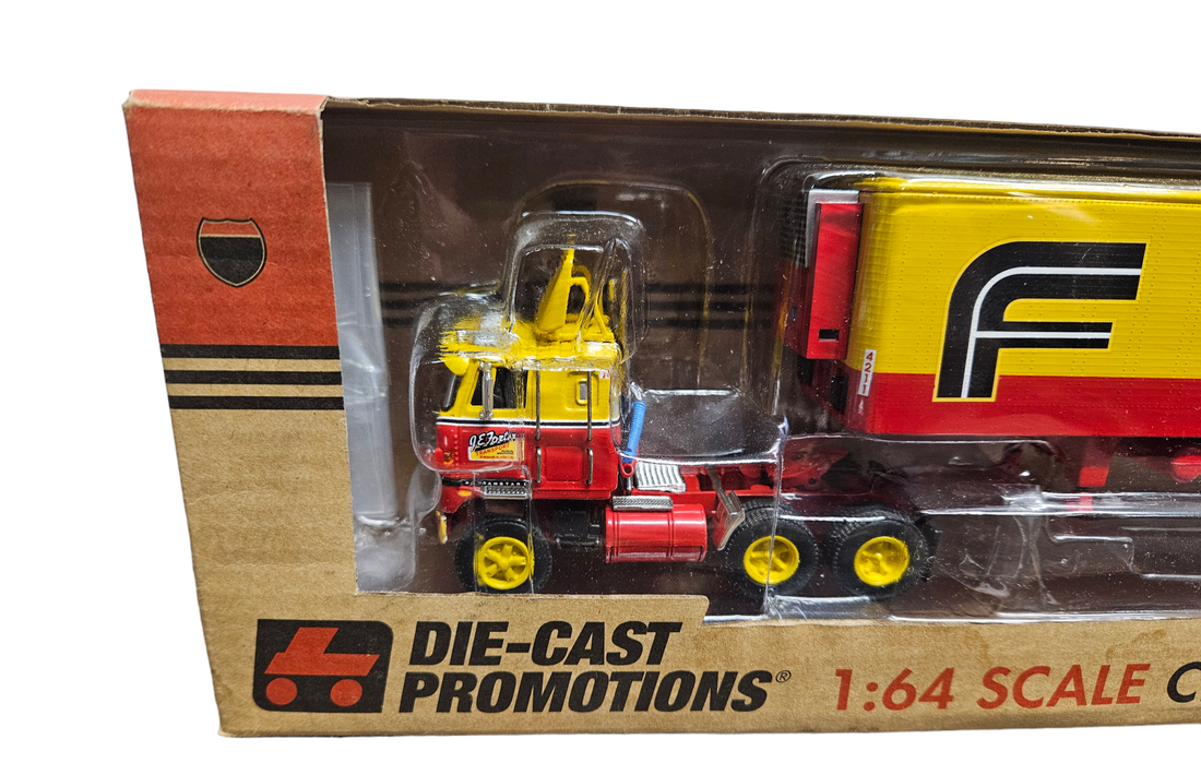FREIGHTLINER  J.E. Fortin INC. Classic Tractor Trailer in 1/64