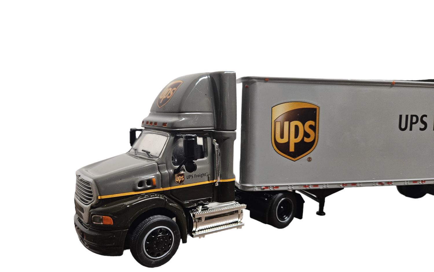 UPS Sterling Daycab w/Double 28&