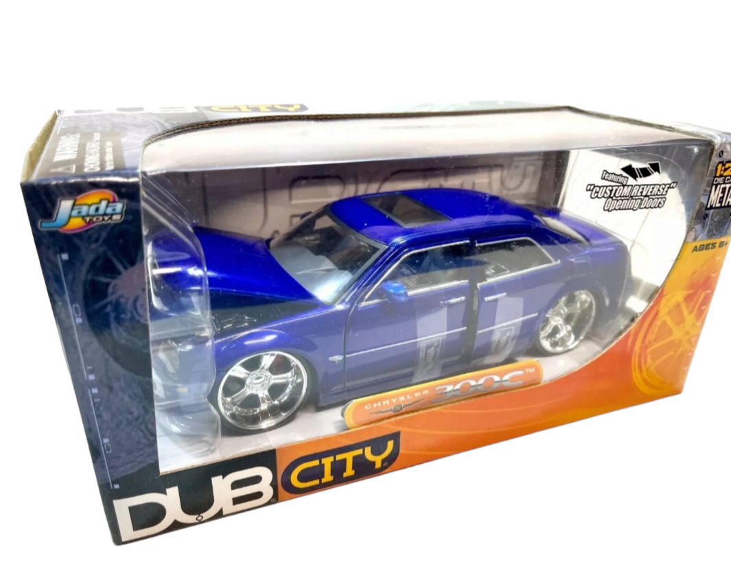 DUB CITY Chrysler 300C ミニカー 1:24 Chrysler 300C in BLUE Reverse doors, 1:24 Jada Dub City – Nice Car