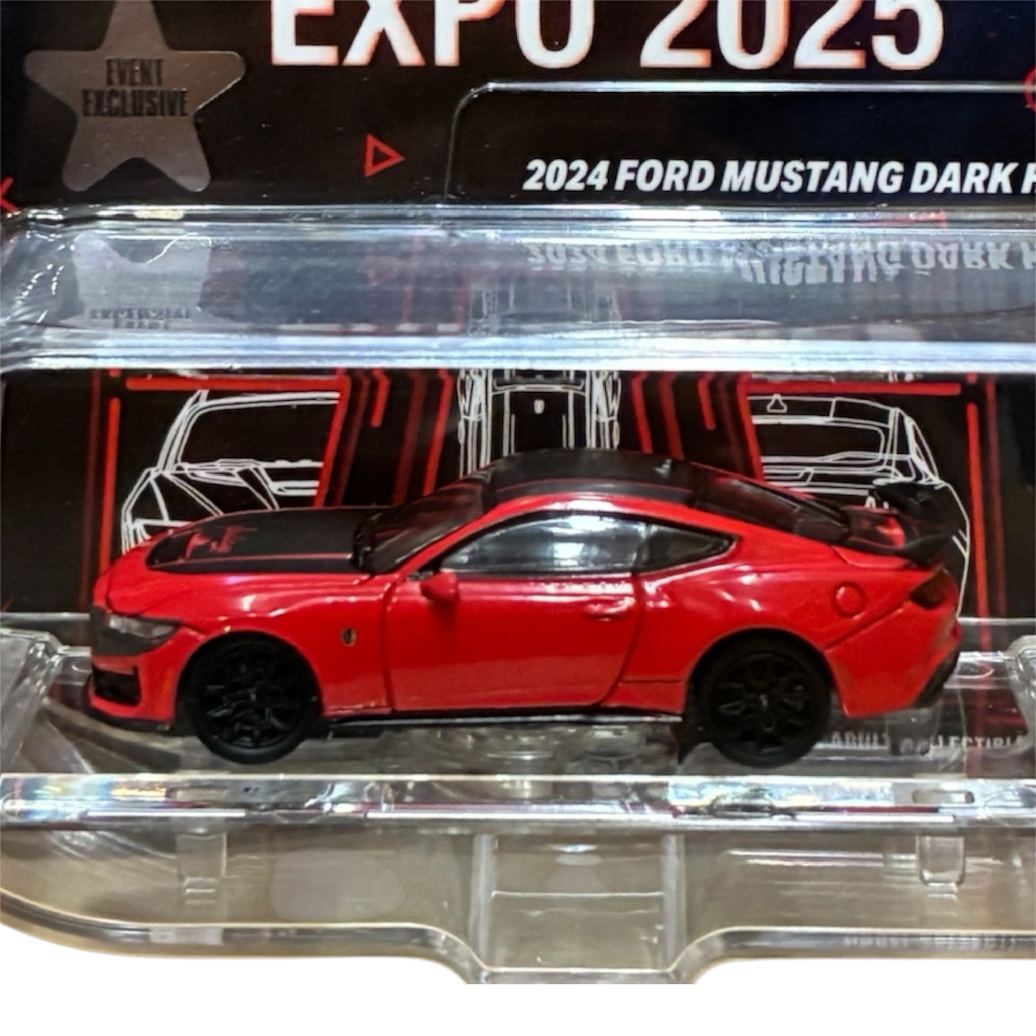 GreenLight Waltersons Product Expo Exclusif 1:64 Ford Mustang Dark Horse 2024 Rouge avec Bande Indiana GL51684-D