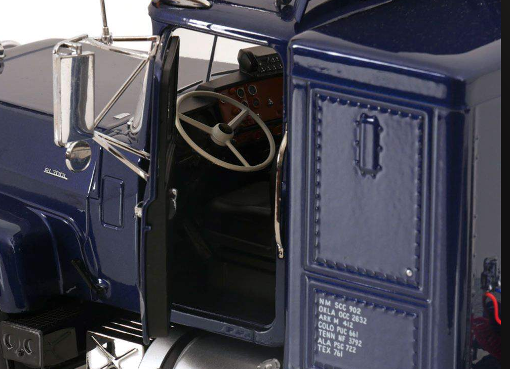 (PRE-ORDER NOV. 2024) 1974 Mack RL700L (Navy Blue) 1:18 *Voir Note-*See Notes