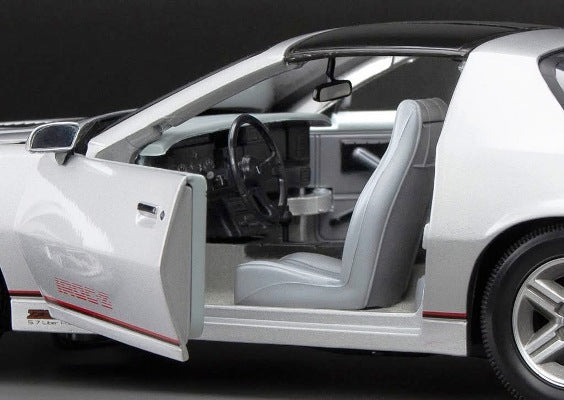 Chevrolet Camaro IROC 1985 silver