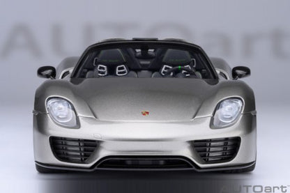 Porsche 918 Spyder Weissach Package (Liquid Metal Silver)