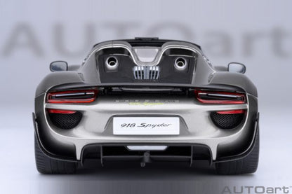 Porsche 918 Spyder Weissach Package (Liquid Metal Silver)