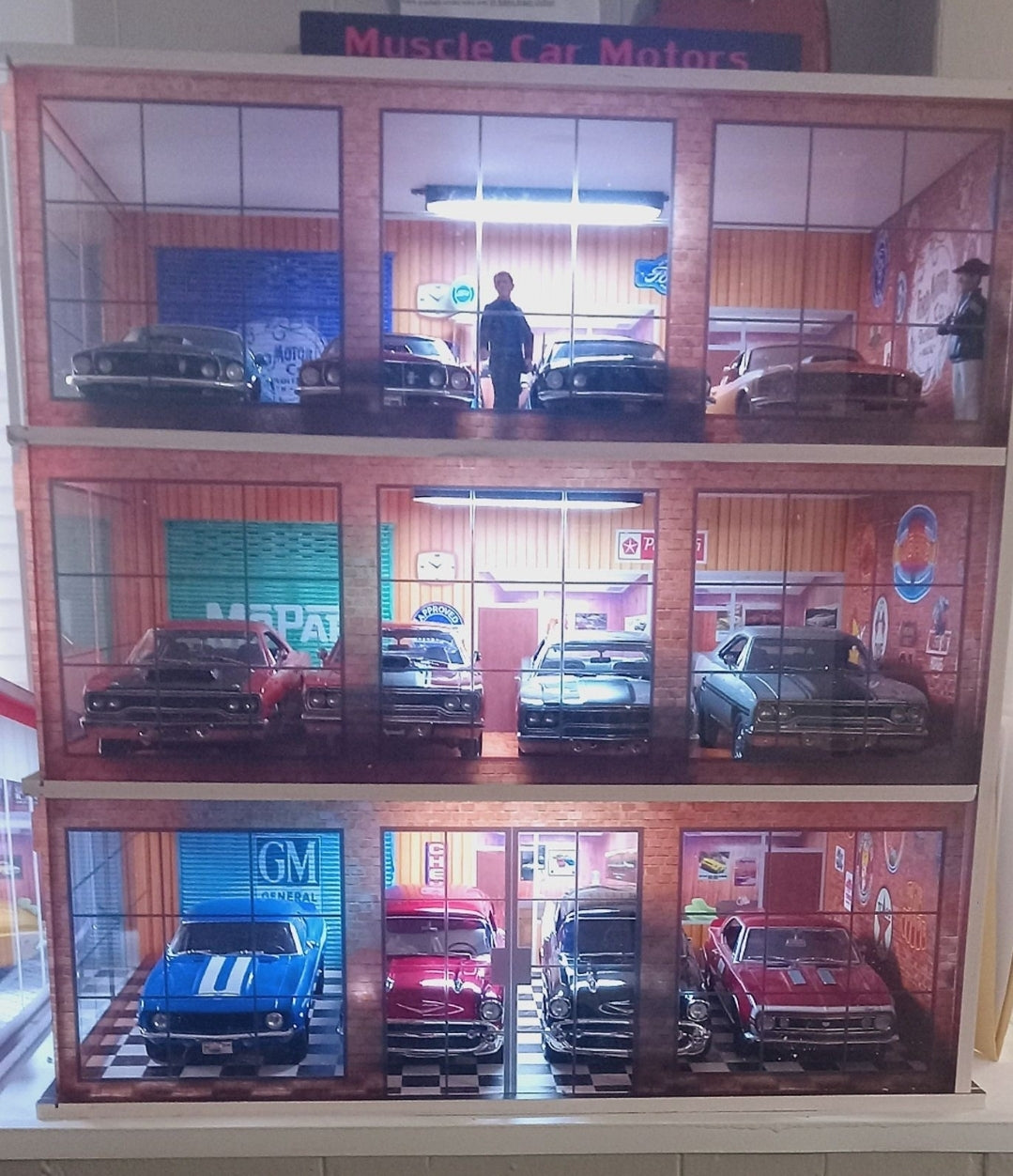 YCID-MUSCLE CAR MOTORS DIORAMA 1:18 (3 FLOORS-3 ÉTAGES)