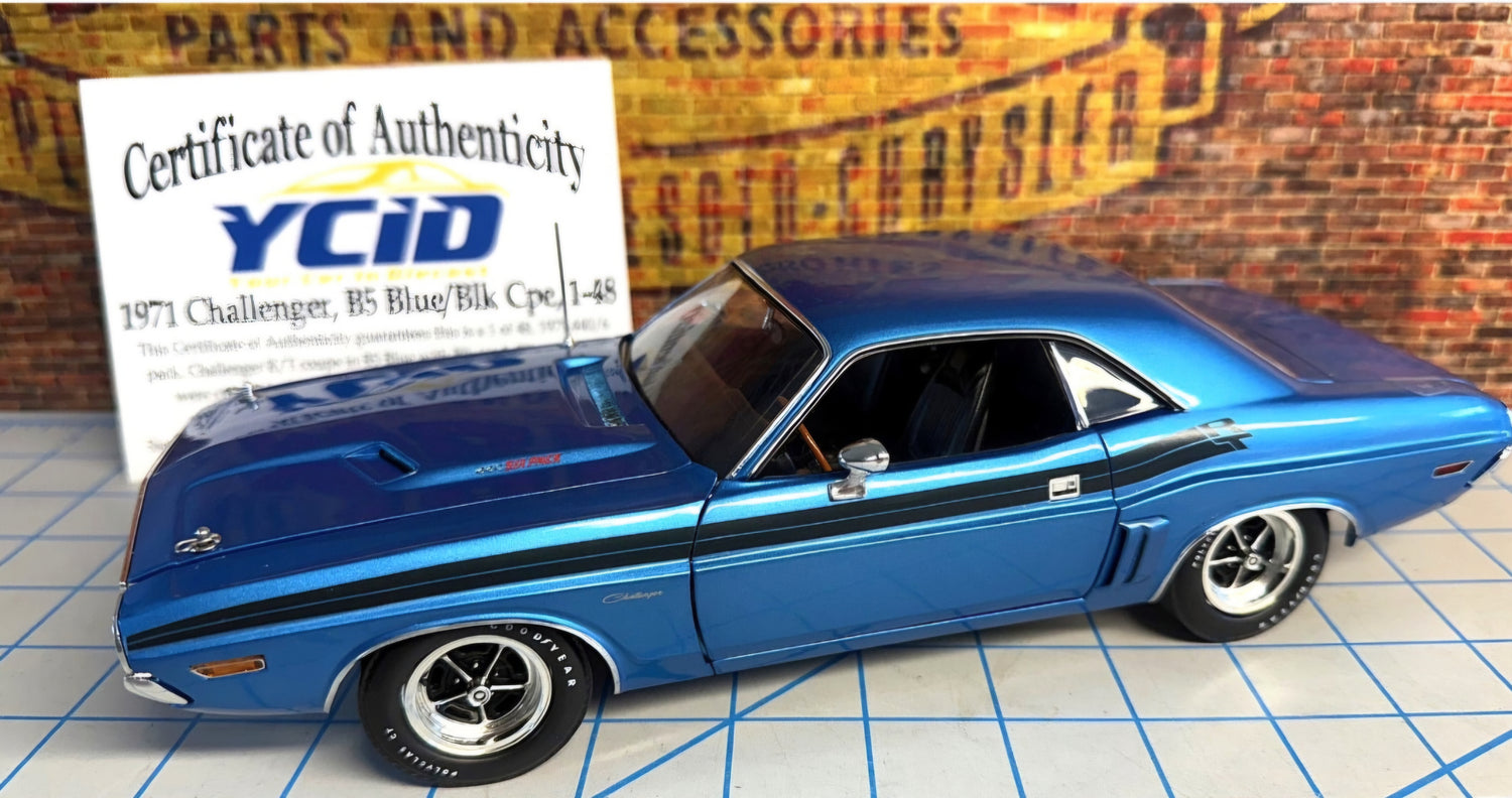 1971 Dodge Challenger, Bleu,Intérieur Noir/Coupe/ Stripe noir- (Blue, Black interior/Coupe with Black stripes (Limitée à 24 unités-Limited to 24 units)