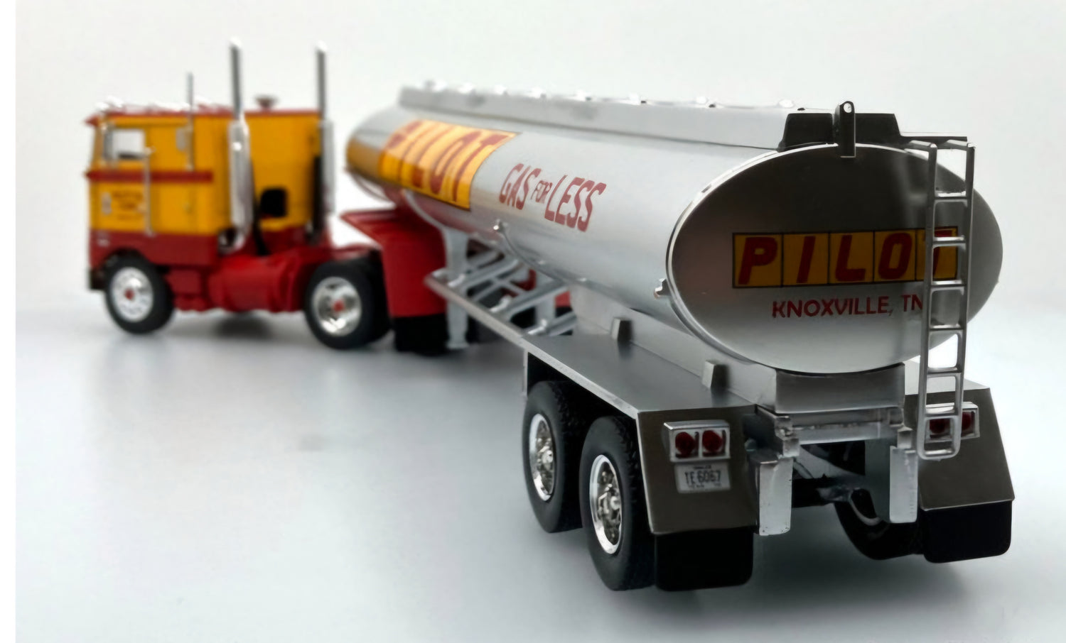 1975 Peterbilt 352 Sleeper Tractor w/Fuel Tanker Trailer: Pilot Gas For Less (1/43)