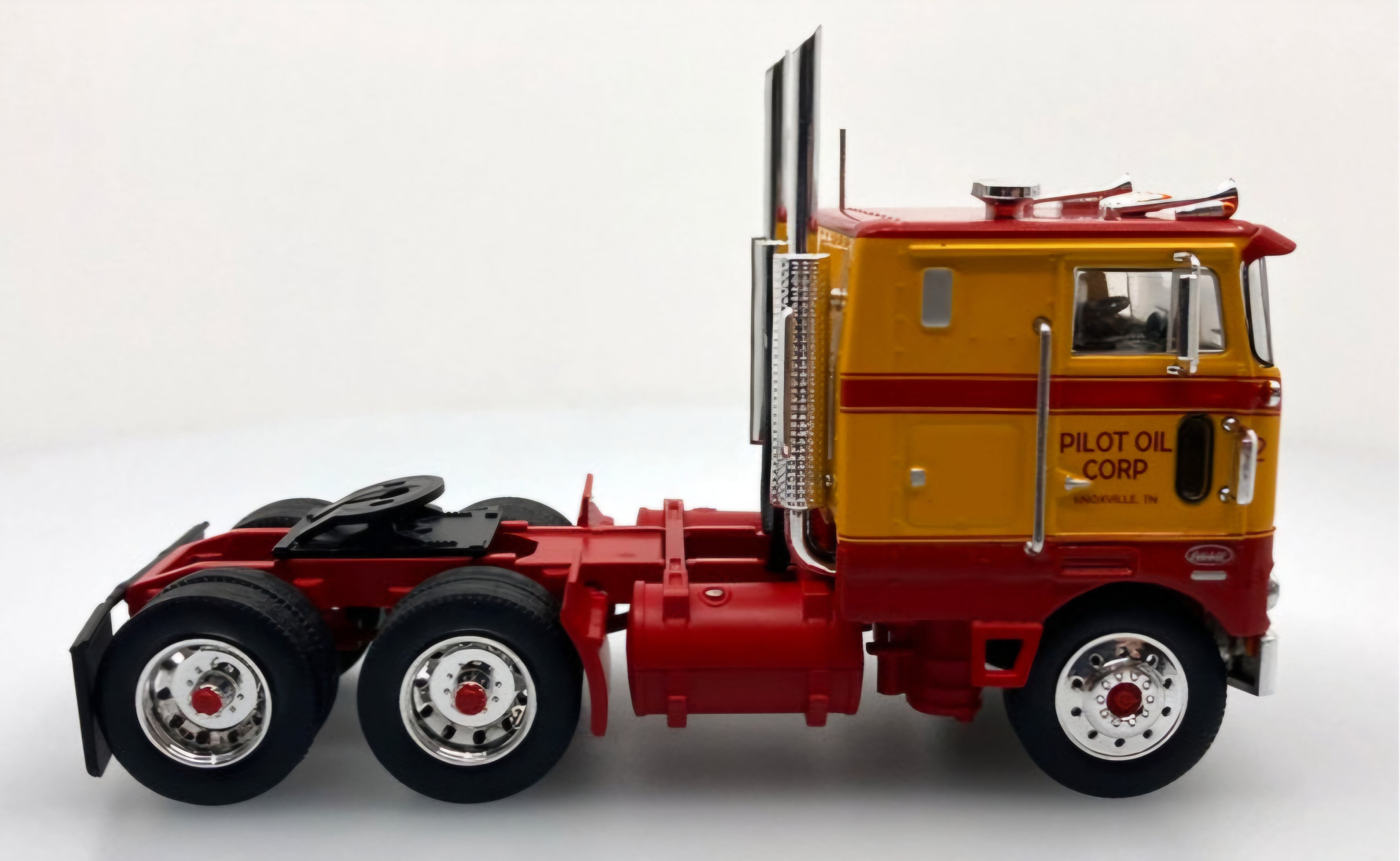 1975 Peterbilt 352 Sleeper Tractor w/Fuel Tanker Trailer: Pilot Gas For Less (1/43)