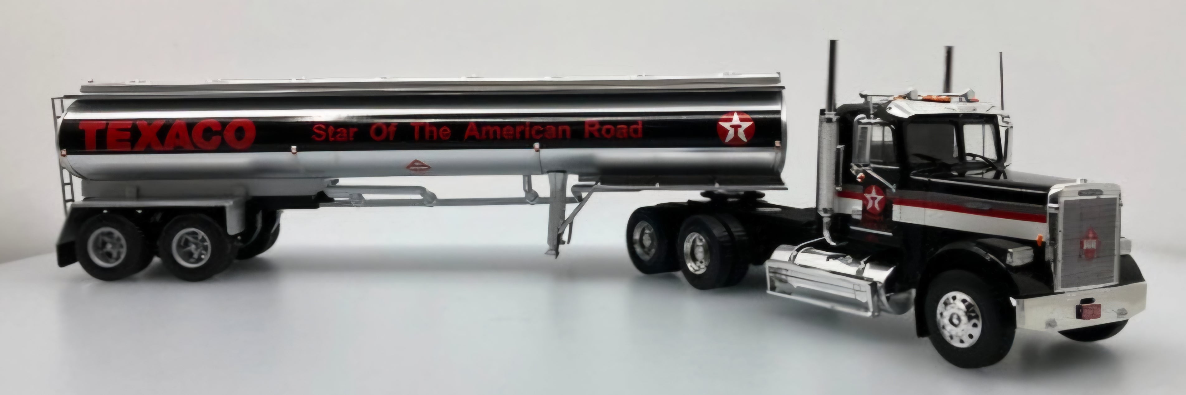1977 Freightliner FLC 120 64T Day Cab w/Tanker Trailer: Texaco Oil (1/43)