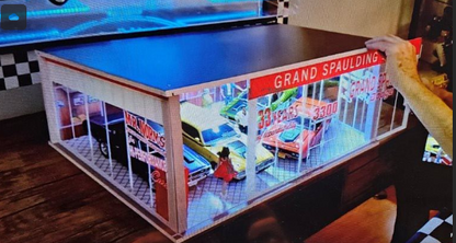 Mr. Norms Dealership Showroom Diorama 1/18