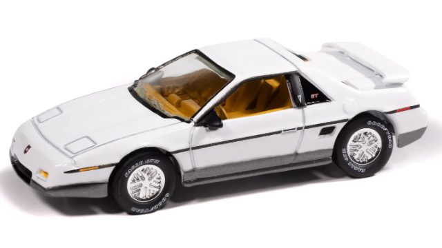 Johnny Lightning- 1985 Pontiac Fiero GT (White) JLCG034B-5