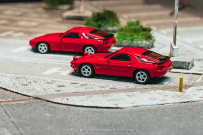 Tarmac Works Global64 1:64 Porsche 928 S – Red – T64G-083-RE