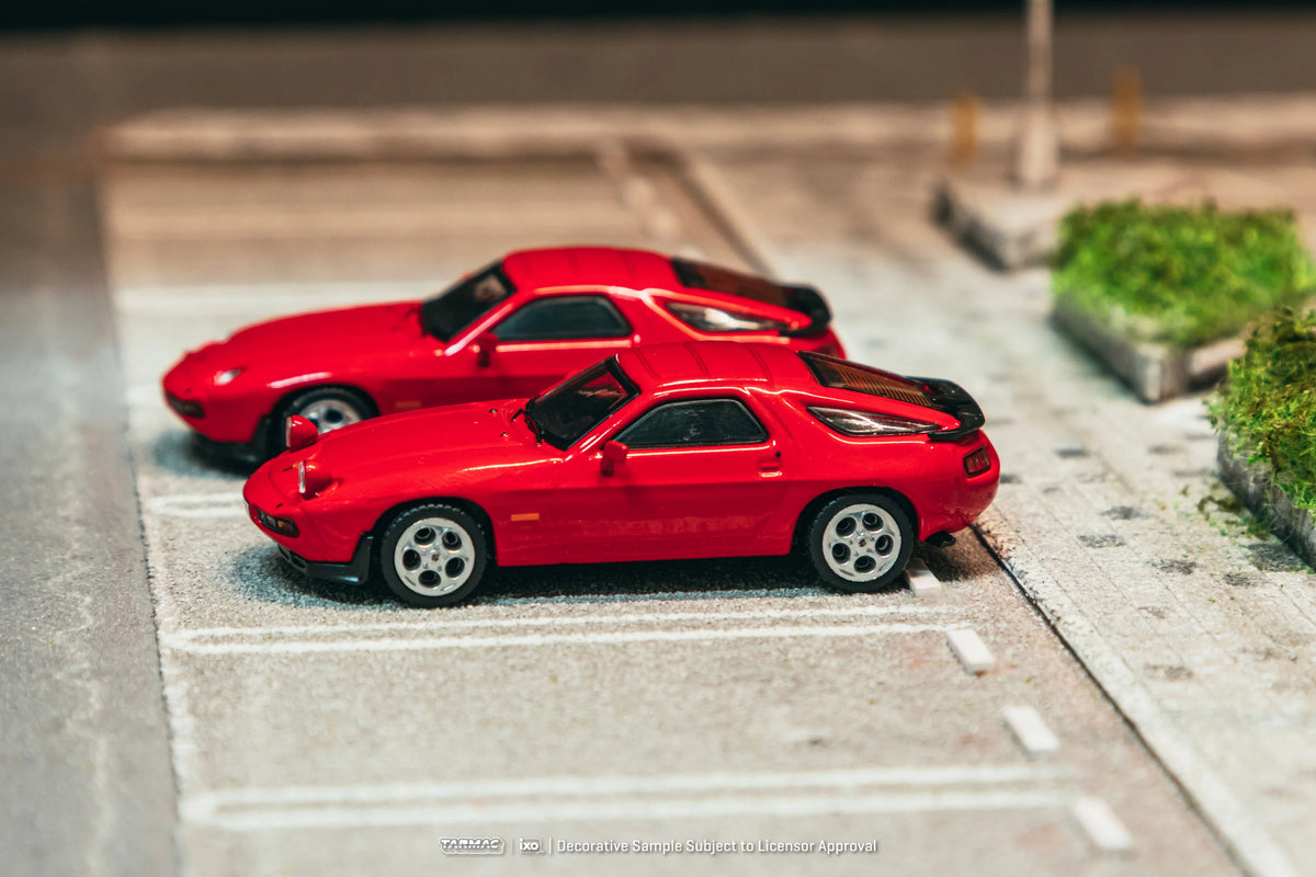 Tarmac Works Global64 1:64 Porsche 928 S – Red – T64G-083-RE