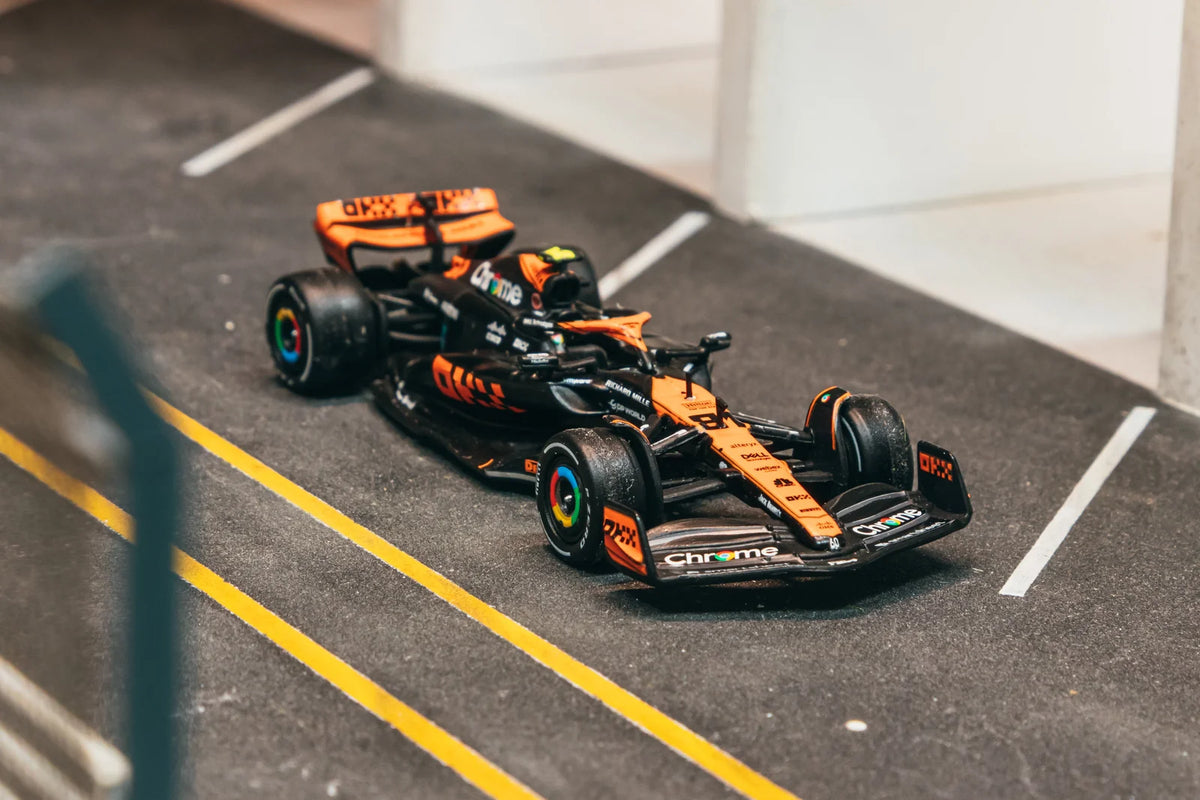 Tarmac Works Global64 1:64 McLaren MCL60 – Grand Prix du Japon 2023 – Oscar Piastri – T64G-F070-OP3