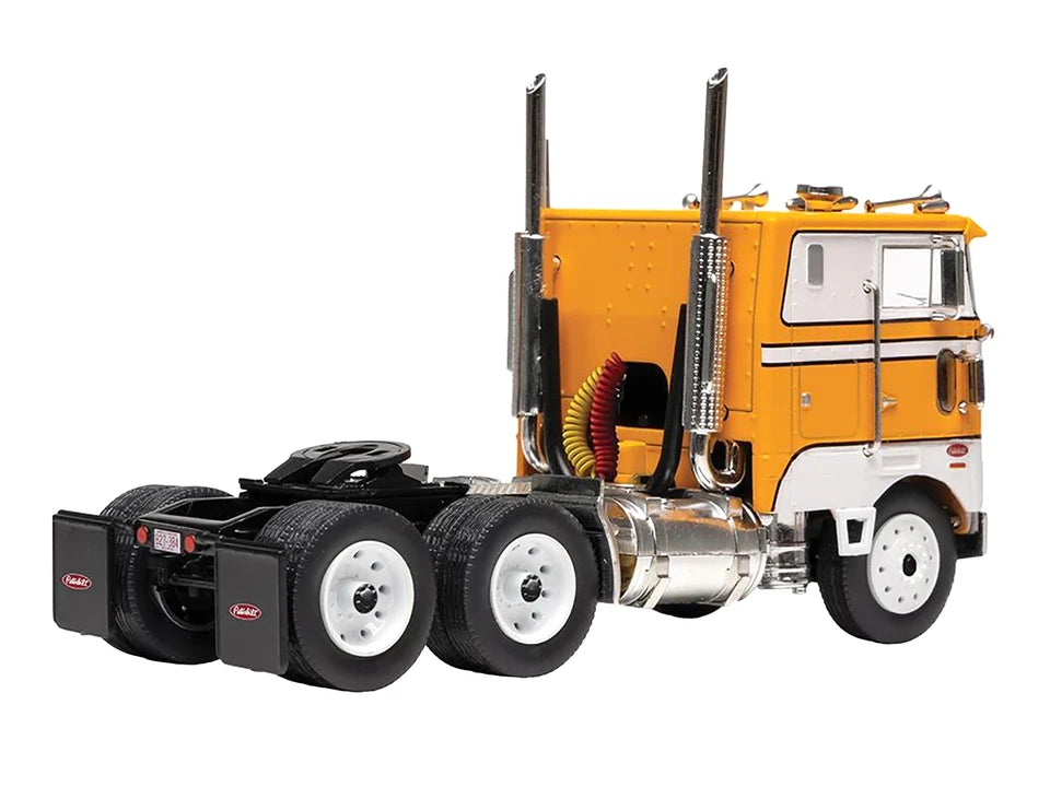(PRE-ORDER 2027) IXO Models 1:43 Peterbilt 352 « Pacemaker » 1979 – Orange avec graphiques blancs – TR247