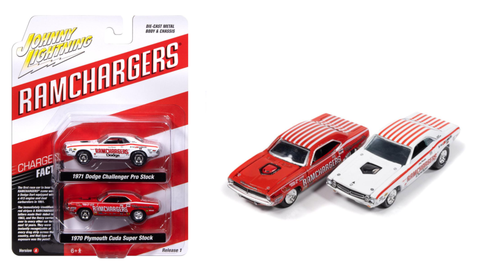 1971 Dodge Challenger Pro Stock &amp; 1970 Plymouth Cuda Super Stock Ramchargers **version A** – Johnny Lightning 1:64 JLPK024RAMCHARGERSA